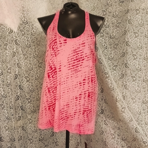 Under Armour Workout Top Size XL - Picture 1 of 5